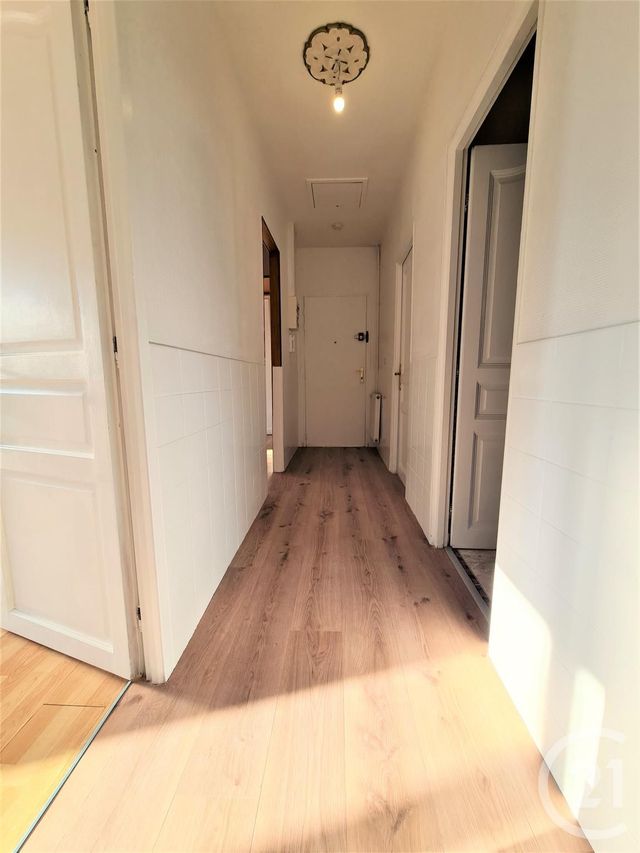 Appartement F4 &agrave; louer - 4 pi&egrave;ces - 91,96 m2 - Orleans - 45 - CENTRE