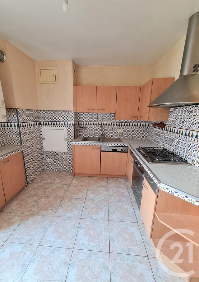 Appartement F4 &agrave; louer - 4 pi&egrave;ces - 91,96 m2 - Orleans - 45 - CENTRE