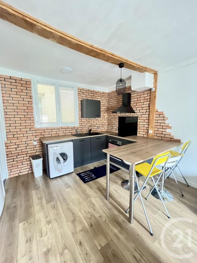 Appartement F2 à louer FLEURY LES AUBRAIS