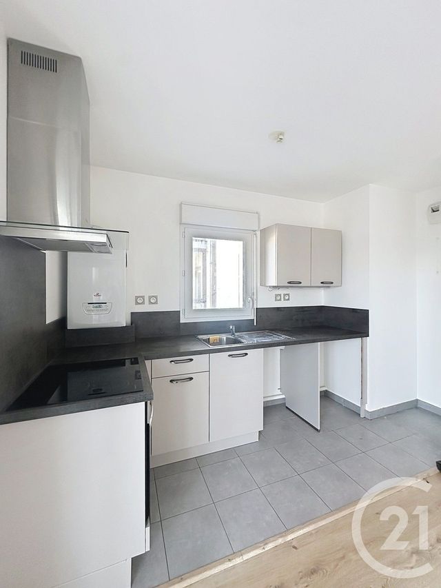 Appartement F2 &agrave; louer - 2 pi&egrave;ces - 42 m2 - La Chapelle St Mesmin - 45 - CENTRE