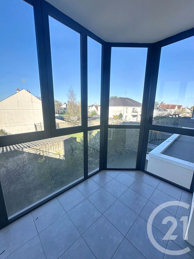 Appartement F2 &agrave; louer - 2 pi&egrave;ces - 42 m2 - La Chapelle St Mesmin - 45 - CENTRE