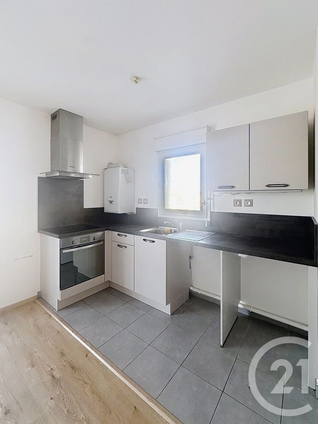 Appartement F2 &agrave; louer - 2 pi&egrave;ces - 42 m2 - La Chapelle St Mesmin - 45 - CENTRE