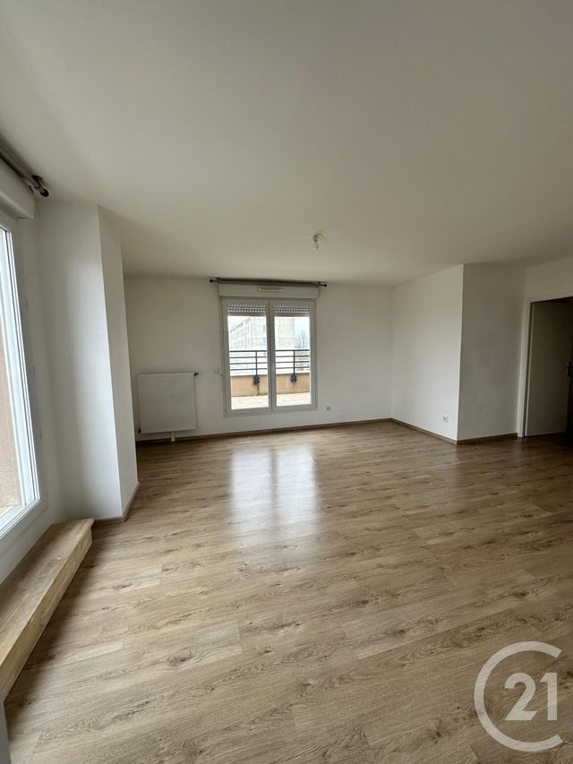 Appartement F2 &agrave; louer - 2 pi&egrave;ces - 58,19 m2 - La Chapelle St Mesmin - 45 - CENTRE