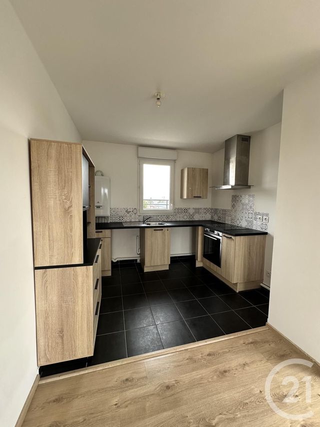 Appartement F2 &agrave; louer - 2 pi&egrave;ces - 58,19 m2 - La Chapelle St Mesmin - 45 - CENTRE