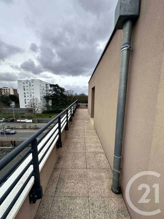 Appartement F2 &agrave; louer - 2 pi&egrave;ces - 58,19 m2 - La Chapelle St Mesmin - 45 - CENTRE