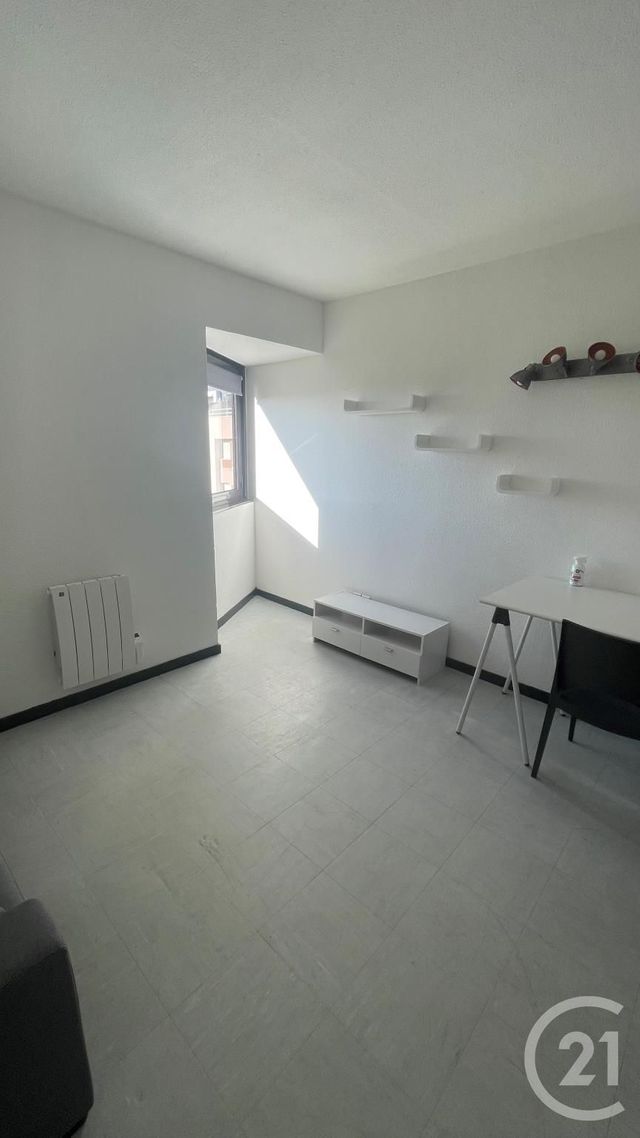 Appartement Studio &agrave; louer - 1 pi&egrave;ce - 19 m2 - Orleans - 45 - CENTRE