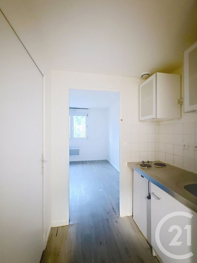 Appartement F1 &agrave; louer - 1 pi&egrave;ce - 20,01 m2 - Orleans - 45 - CENTRE