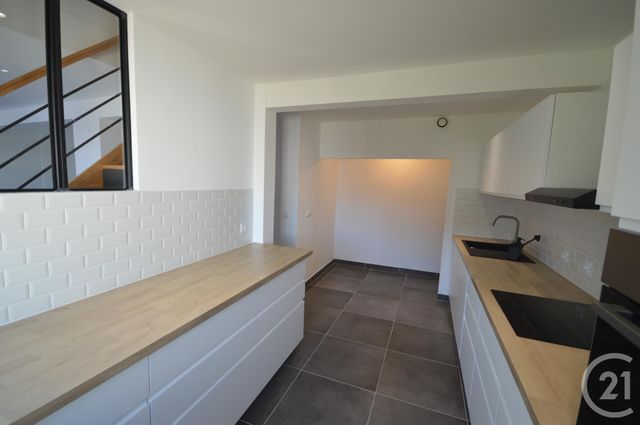 Maison &agrave; louer - 4 pi&egrave;ces - 97 m2 - Fleury Les Aubrais - 45 - CENTRE