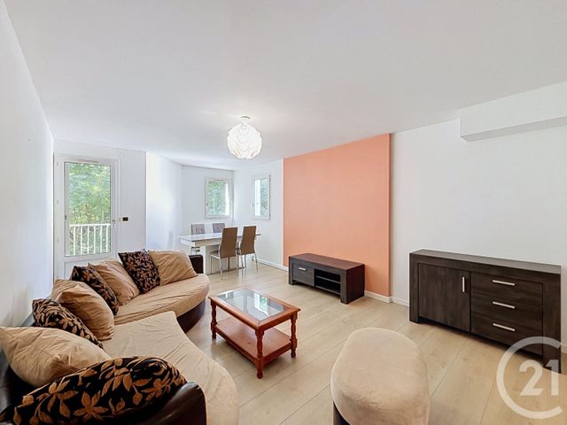 Appartement F3 Duplex à louer ST JEAN DE BRAYE