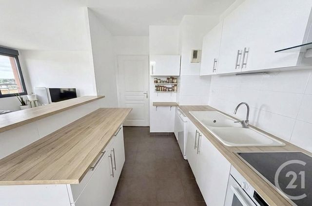 Appartement F3 &agrave; louer - 3 pi&egrave;ces - 71 m2 - Orleans - 45 - CENTRE