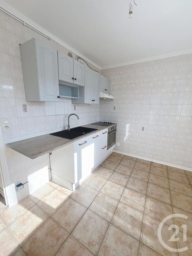Appartement F2 &agrave; louer - 2 pi&egrave;ces - 44 m2 - St Jean De La Ruelle - 45 - CENTRE