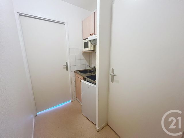 Appartement F1 &agrave; louer - 1 pi&egrave;ce - 17,15 m2 - Orleans - 45 - CENTRE