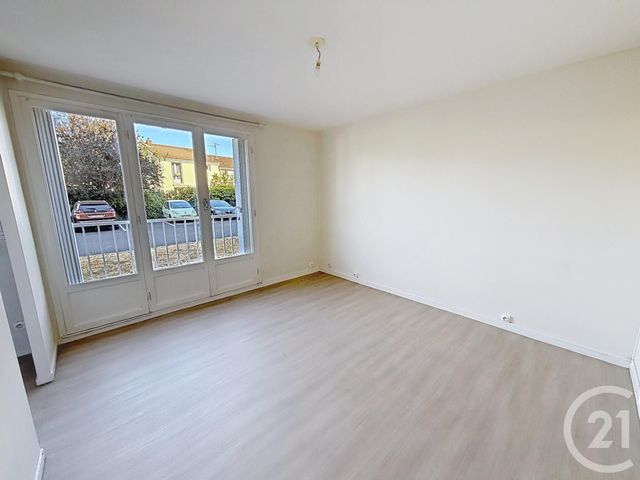 Appartement Studio à louer ST JEAN DE BRAYE