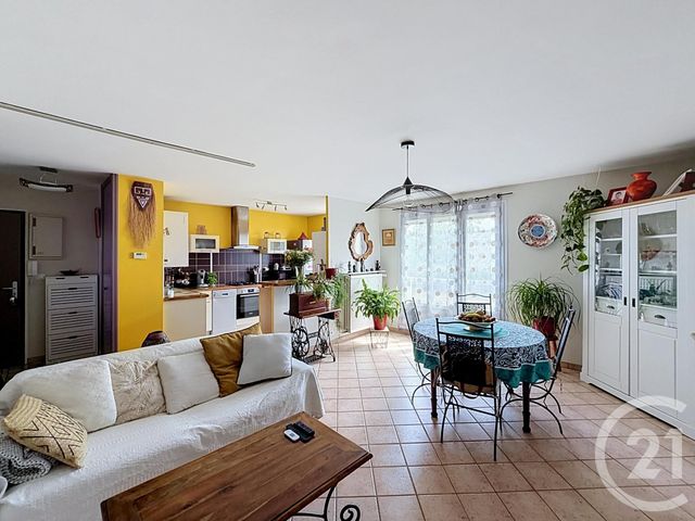 Appartement T4 &agrave; vendre - 4 pi&egrave;ces - 75,35 m2 - St Jean De La Ruelle - 45 - CENTRE