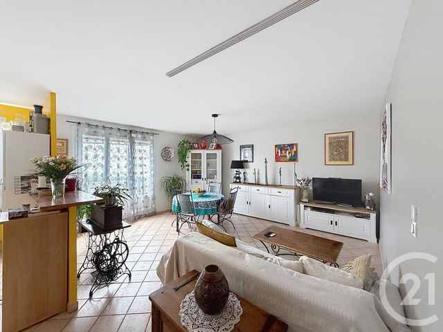 Appartement T4 &agrave; vendre - 4 pi&egrave;ces - 75,35 m2 - St Jean De La Ruelle - 45 - CENTRE