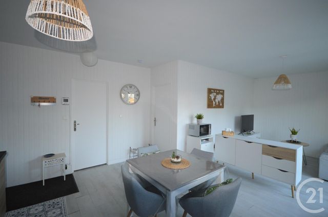 Maison &agrave; louer - 2 pi&egrave;ces - 43 m2 - Saran - 45 - CENTRE
