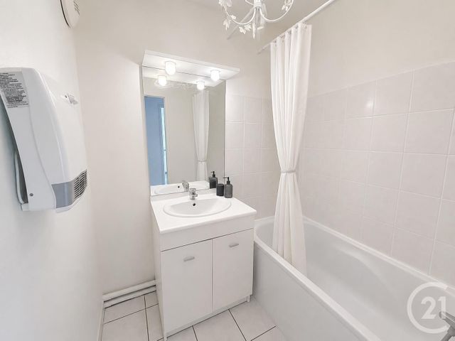 Appartement F3 &agrave; louer - 3 pi&egrave;ces - 73,10 m2 - Orleans - 45 - CENTRE