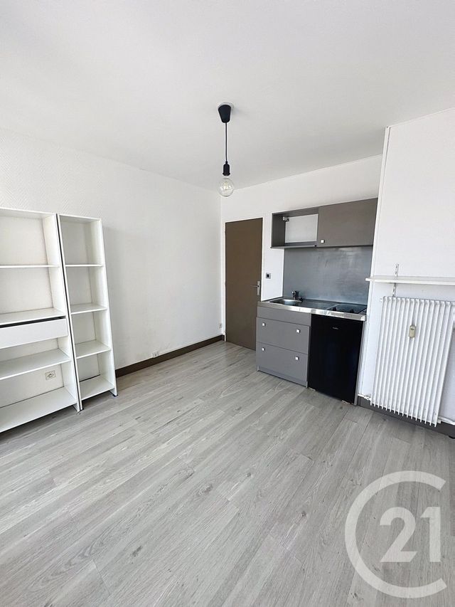 Appartement F1 &agrave; louer - 1 pi&egrave;ce - 16,39 m2 - Orleans - 45 - CENTRE