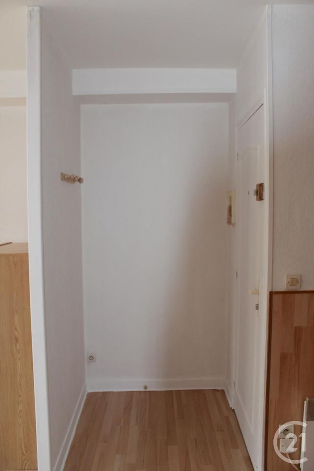 Appartement Studio &agrave; louer - 1 pi&egrave;ce - 26,48 m2 - Orleans - 45 - CENTRE