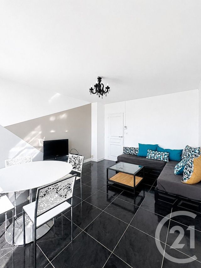 Appartement Chambre &agrave; louer - 1 pi&egrave;ce - 11,94 m2 - Orleans - 45 - CENTRE