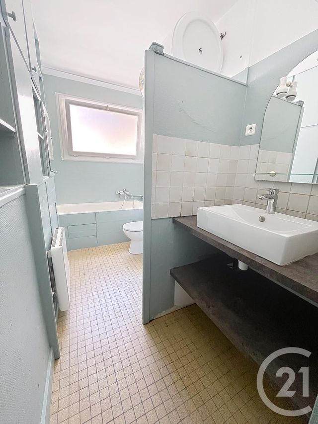 Appartement F3 &agrave; louer - 3 pi&egrave;ces - 69,80 m2 - Orleans - 45 - CENTRE