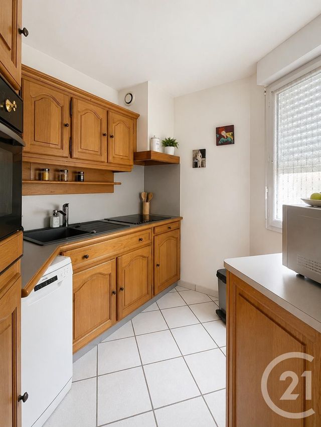 Maison &agrave; louer - 3 pi&egrave;ces - 83,83 m2 - Ingre - 45 - CENTRE