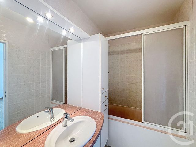 Appartement F4 &agrave; louer - 4 pi&egrave;ces - 108,95 m2 - Orleans - 45 - CENTRE
