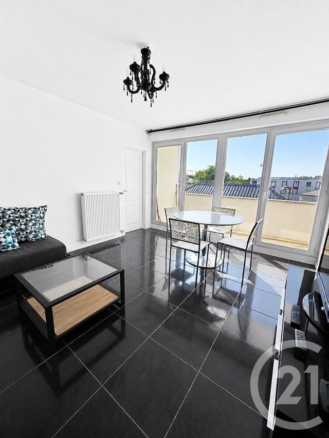 Appartement Chambre &agrave; louer - 1 pi&egrave;ce - 10,43 m2 - Orleans - 45 - CENTRE