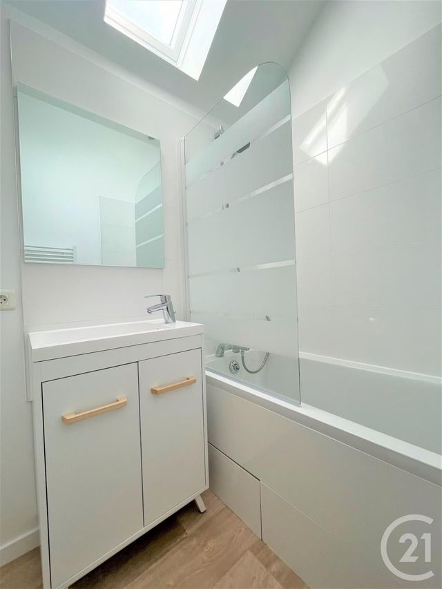 Appartement F2 &agrave; louer - 2 pi&egrave;ces - 43,80 m2 - Orleans - 45 - CENTRE