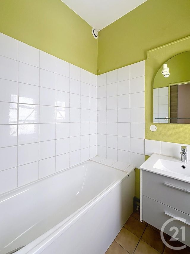 Appartement F3 &agrave; louer - 3 pi&egrave;ces - 69,80 m2 - Orleans - 45 - CENTRE