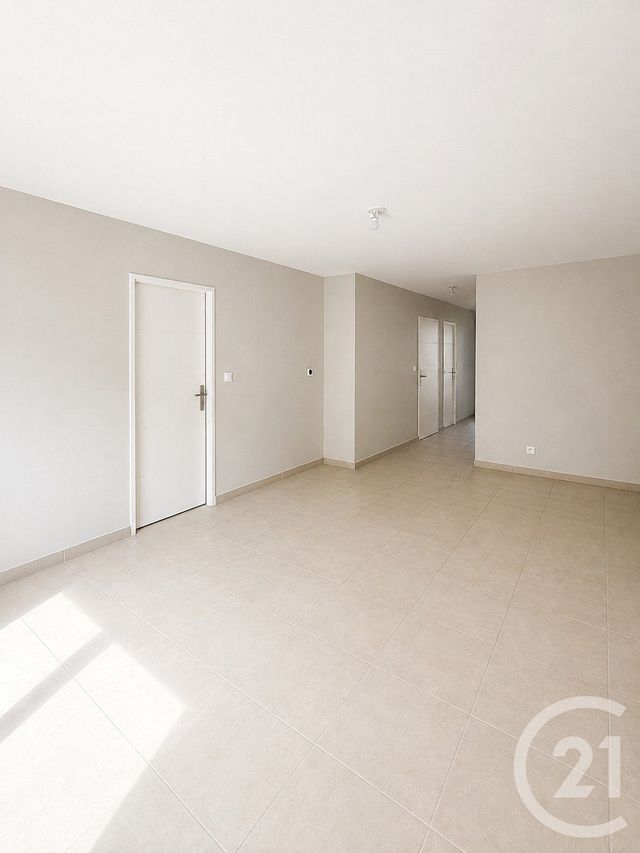 Appartement F3 &agrave; louer - 3 pi&egrave;ces - 65,50 m2 - Saran - 45 - CENTRE