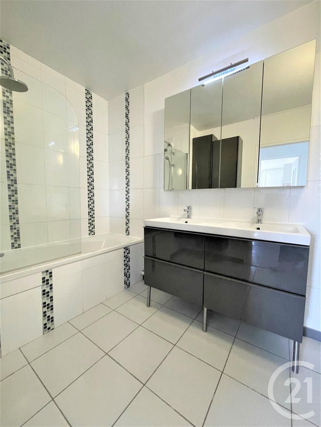 Appartement F3 &agrave; louer - 3 pi&egrave;ces - 78,78 m2 - St Jean Le Blanc - 45 - CENTRE