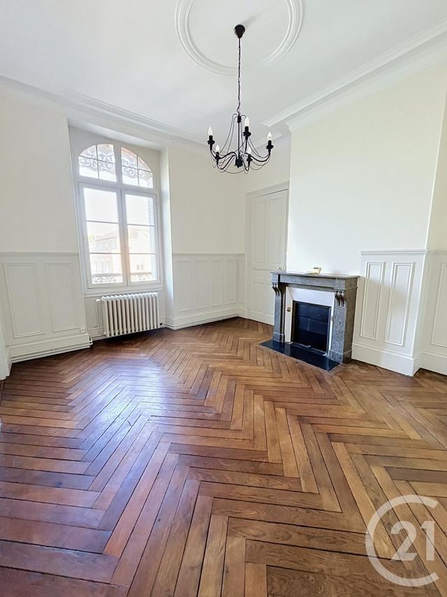 Appartement F2 &agrave; louer - 2 pi&egrave;ces - 67,62 m2 - Orleans - 45 - CENTRE