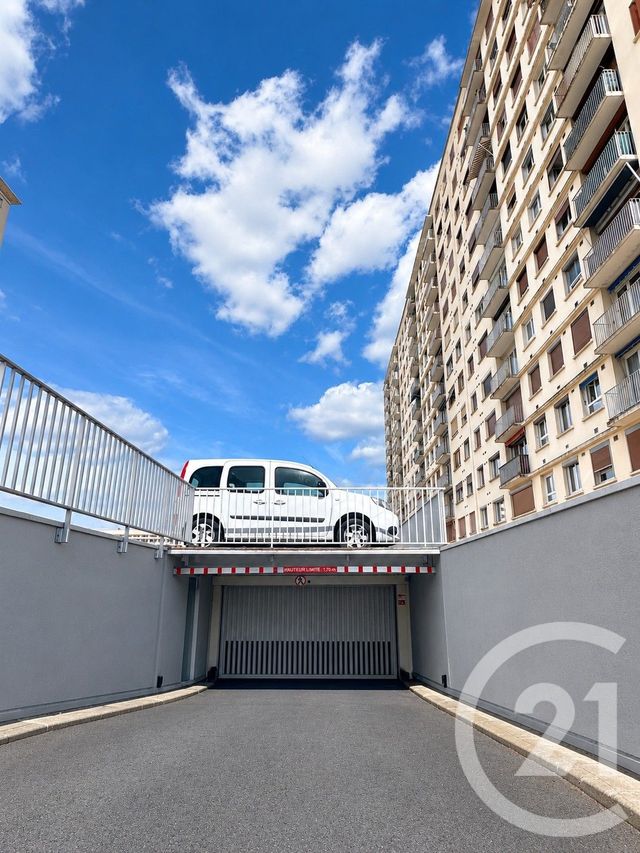 parking - ORLEANS - 45
