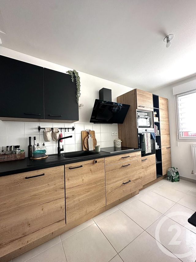 Appartement F3 &agrave; louer - 4 pi&egrave;ces - 85,93 m2 - Fleury Les Aubrais - 45 - CENTRE