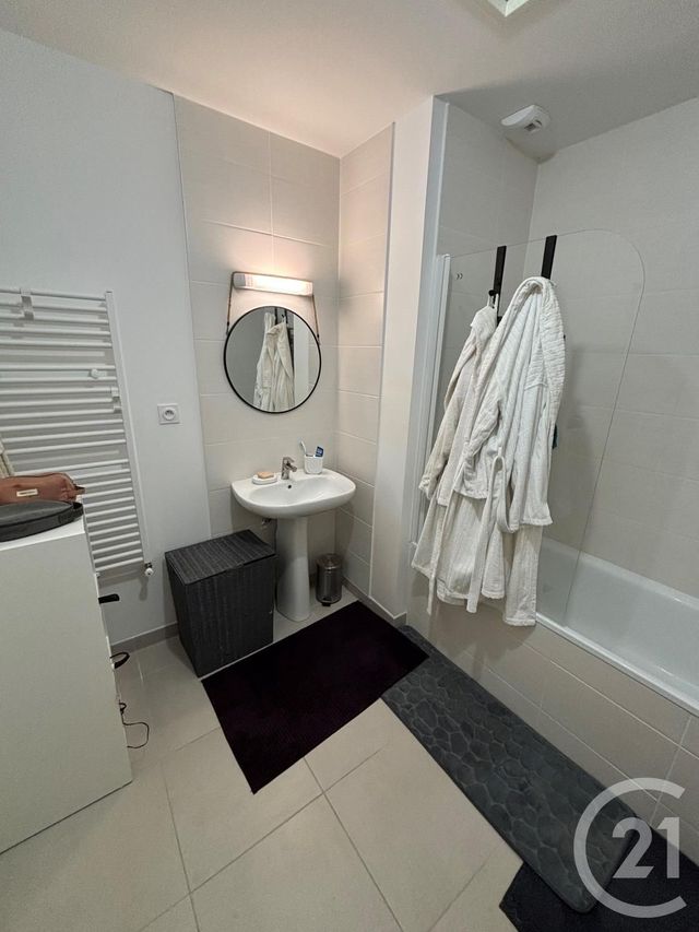 Appartement F4 &agrave; louer - 4 pi&egrave;ces - 85,93 m2 - Fleury Les Aubrais - 45 - CENTRE