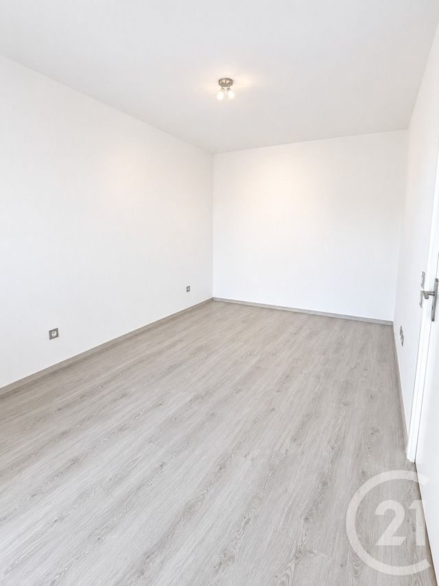 Appartement F2 &agrave; louer - 2 pi&egrave;ces - 42 m2 - La Chapelle St Mesmin - 45 - CENTRE