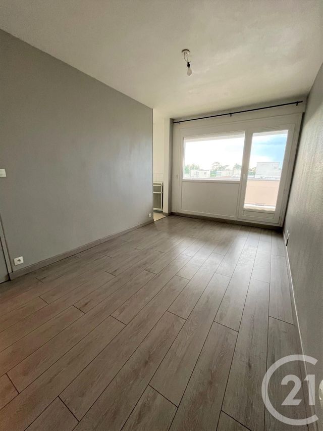 Appartement F1 à louer ST JEAN DE BRAYE